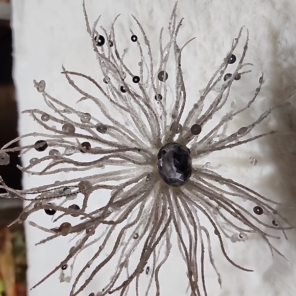 VINTAGE ASSORTMENT OF CHRISTMAS ORNAMENTS 🎄 - Picture 9 of 9